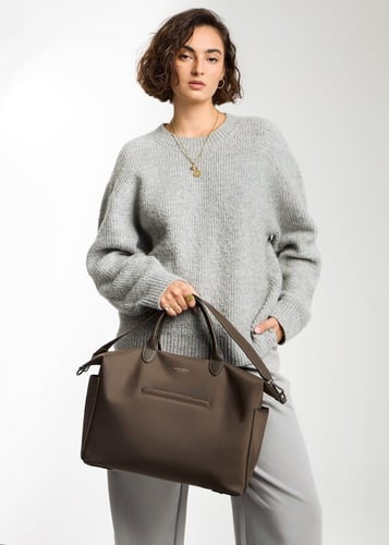 شنطة يد كبيرة من الجلد باللون البني داكن من مينابا...