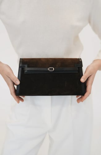 حقيبة كتف من جلد الغزال بلون الاسبريسو من فيرافيد...