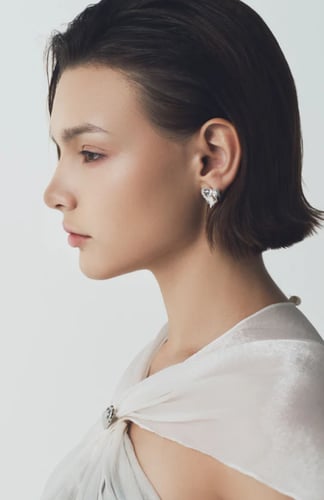 فستان من الحرير الفاخر من مين بوليفارد