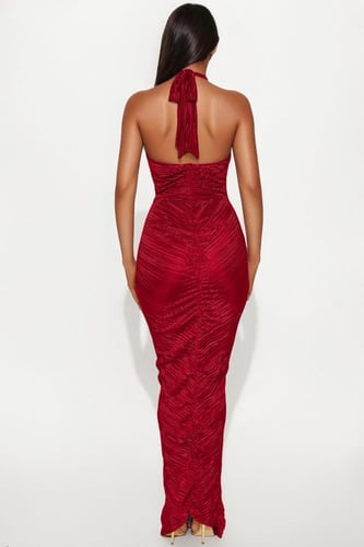 فستان احمر مزموم