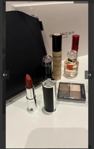 شنطة چفنشي شامل البوكس والكيس ( يوجد بداخلها هدايا...