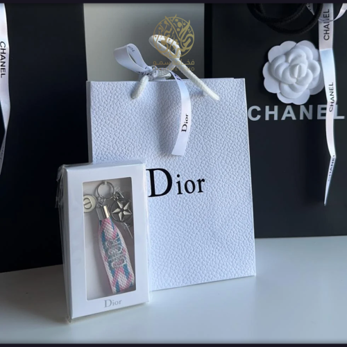 ميدالية ديور ( شامل الكيس والشريطة) ) T