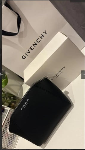 شنطة چفنشي شامل البوكس والكيس ( يوجد بداخلها هدايا...