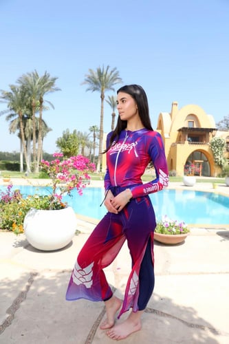 مايوه سباحة بثلاث قطع بتصميم رياضي عصري يوفر تغطية...
