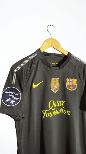تيشيرت برشلونة الكلاسيكي الاحتياطي 2011/2012