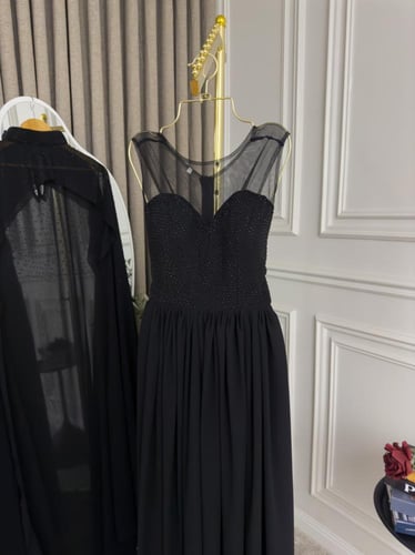 فستان سهرة فخم لون اسود