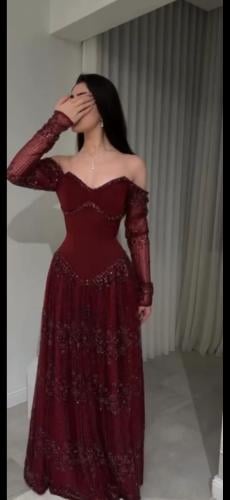 فستان عنابي ملكي
