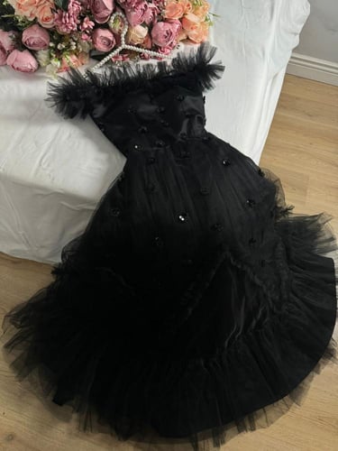 فستان سهرة فخم لون اسود