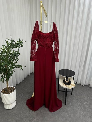 فستان فخم ناعم لون عنابي