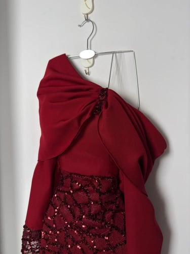 كلوكشن ناعم لون احمر