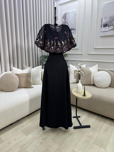 فستان ناعم اسود صدريه زهريه