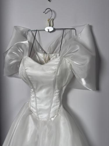 فستان العيد اللون الابيض