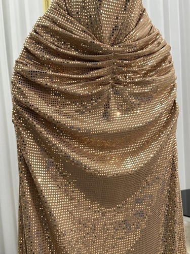 فستان راقي لون ذهبي