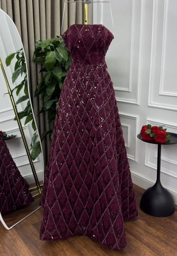 فستان راقي مميز لون عنابي