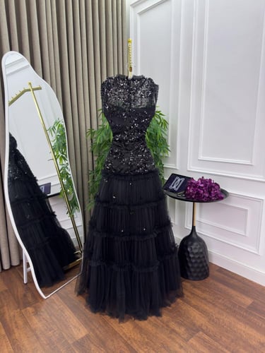 الفستان الاسود الراقي