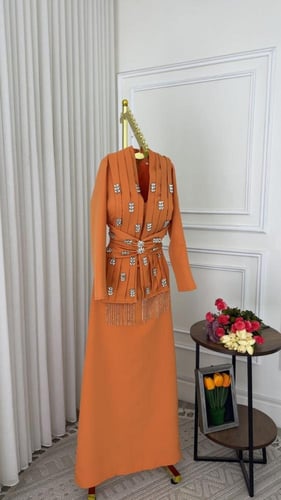 فستان مميز راقي لون اورجني