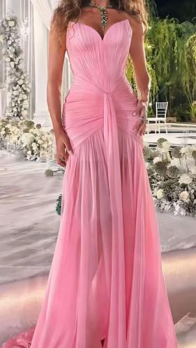 فستان ناعم لون وردي