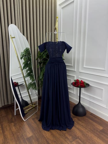 فستان مميز لون كحلي