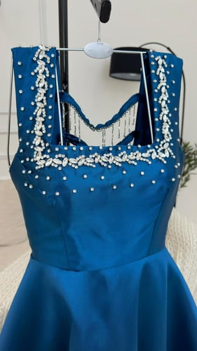 فستان سهرة فخم لون بترولي