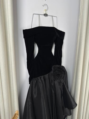 فستان مخمل اسود بورده