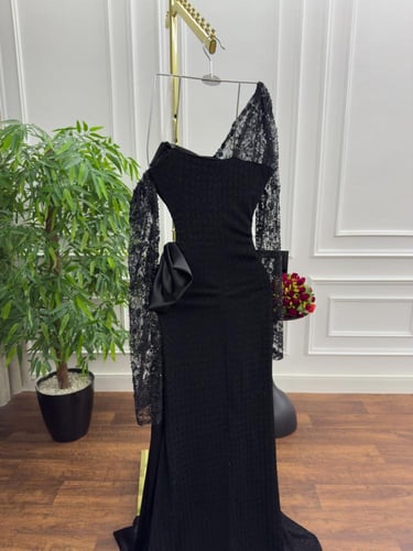 فستان ناعم اللون الملكي الاسود