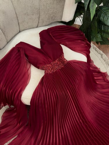 فستان سهره طويل لون احمر