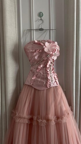 فستان سهره لون وردي فاتح