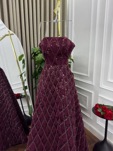 فستان راقي مميز لون عنابي