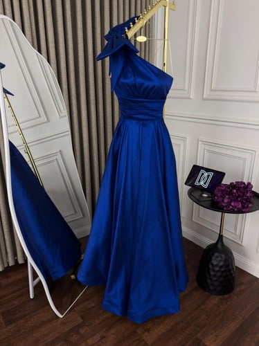 فستان سهرة فخم لون نيلي