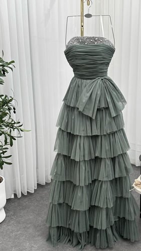 فستان فخم راقي لون عشبي