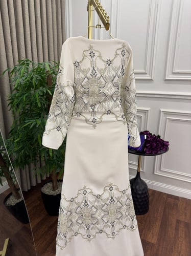 جلابيه فخمه مميزه لون سكري