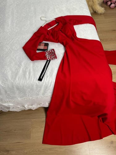 فستان ناعم لون احمر