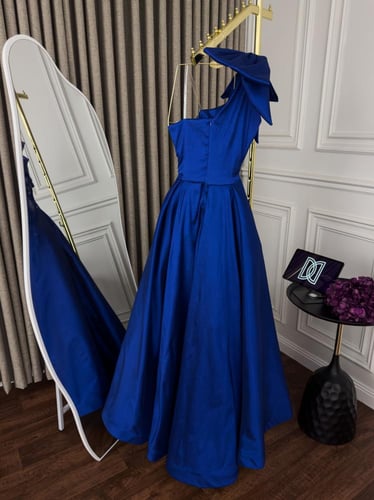 فستان سهرة فخم لون نيلي