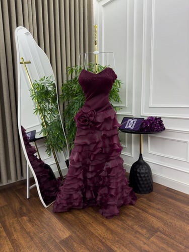 فستان مميز راقي لون برغندي