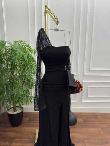 فستان ناعم اللون الملكي الاسود