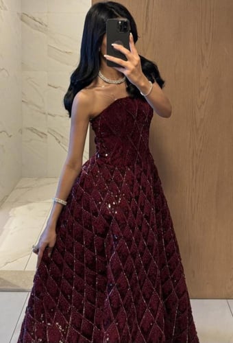 فستان راقي مميز لون عنابي