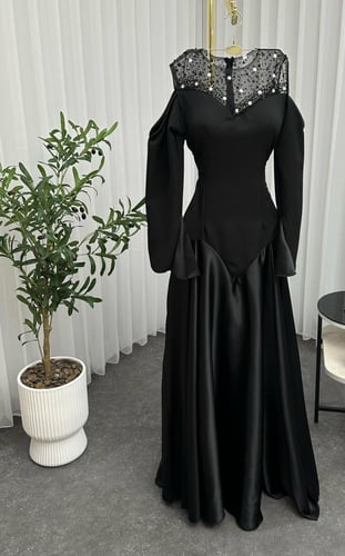 فستان سهره مميز لون اسود