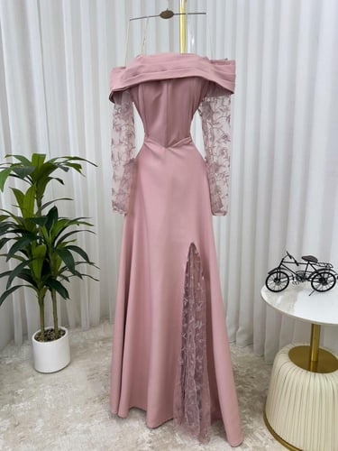 فستان ناعم لون وردي