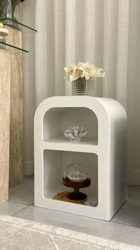 كومدينة بيضاء عصرية