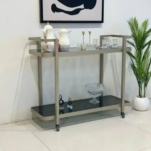 عربية تقديم شمباني بزجاج أسود