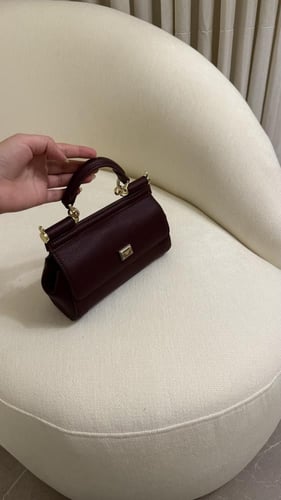 دولتشي & قابانا عنابي داكن