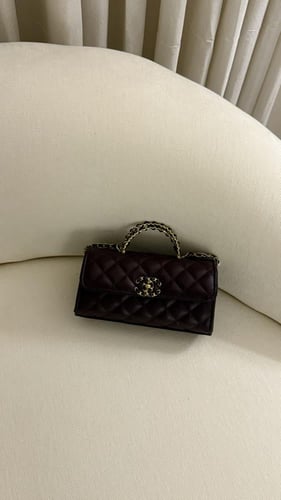 شانيل - عنابي