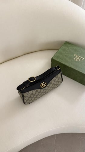 قوتشي - اسود