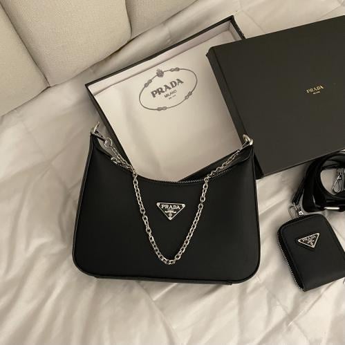 برادا - اسود