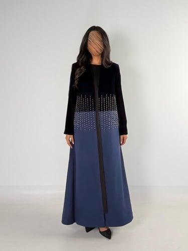 بليزر سنار بقماش مخمل كوري بتدخيل تطريز ناعم كحلي