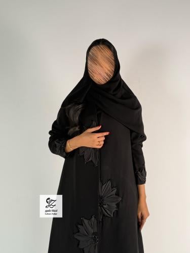 عبايه بليزر بقماش كريب الابداع بتدخيلات شك ناعم