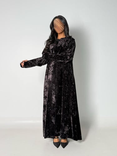 عبايه شوق نص كلوش بقماش مخمل ثلجي ناعم بفتحه اصبع...