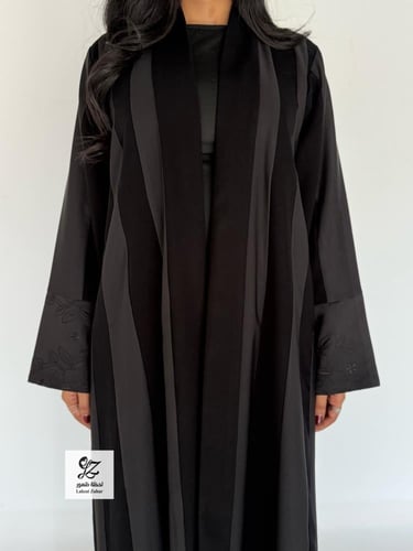 عبايه كلوش شرائح بتدخيل باربي مطرز