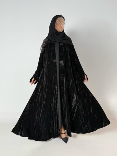 عبايه شوق دبل كلوش بقماش مخمل مكسر اسودخفيف بفتحه...