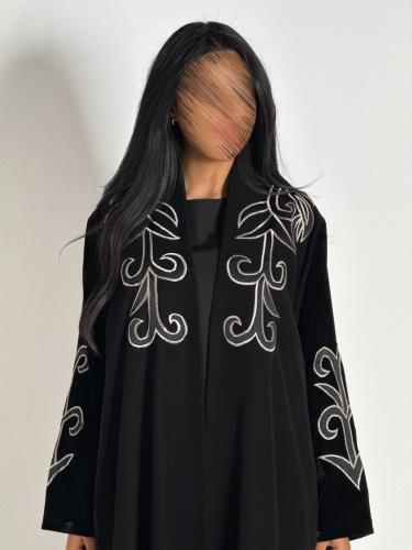 عبايه عبير كلوش بقماش كريب إندونيسي مع مخمل